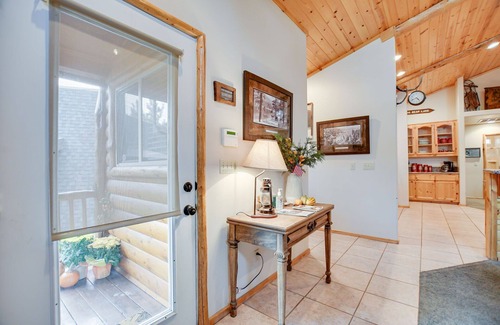 Big Bear Lake Cabin | Log Style Cabin in Moonridge, 3bd, 3ba, Sleeps 9, Walk To Slopes, Ntl. Forest