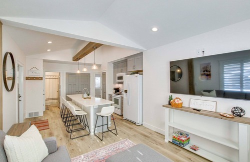 Perry Apartment | Logan Area Home Near Willard Bay State Park!