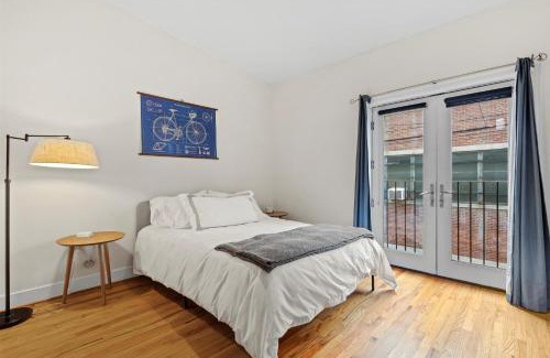 Northwest House | Logan Circle Carriage House 1b-1b Central & Bright