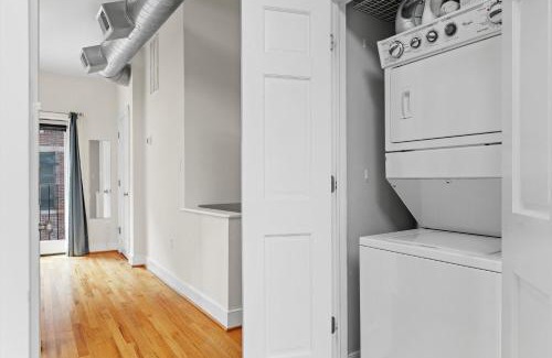 Northwest House | Logan Circle Carriage House 1b-1b Central & Bright