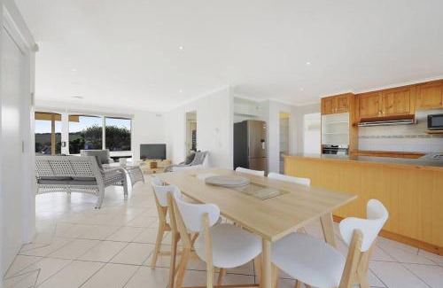Warrnambool House | Logans Beach Apartments - BeachHouse