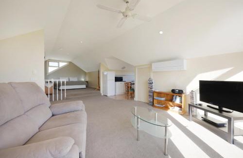 Warrnambool Apartment | Logans Beach Apartments - The Loft