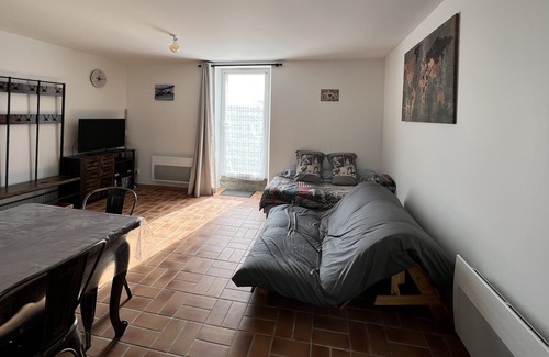 Saint-Mars-de-Locquenay Other | Logement à la Campagne