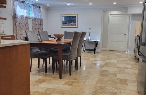 Saint-Redempteur Apartment | Logement à 30 min de Montréal et à 1h30 du Mont Tremblant. Familles, Animaux :)