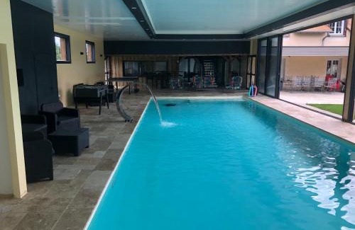 Saint-Germain-du-Val Apartment | Logement 4 personnes avec piscine intérieure 31 degrés zoo de la FLECHE 24 h du Mans