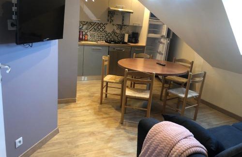 Saint-Germain-du-Val Apartment | Logement 4 personnes avec piscine intérieure 31 degrés zoo de la FLECHE 24 h du Mans
