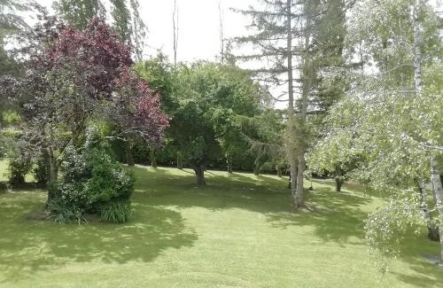 Saint-Eloy-de-Gy House | Logement avec 2 chambres pour 5 personnes maxi