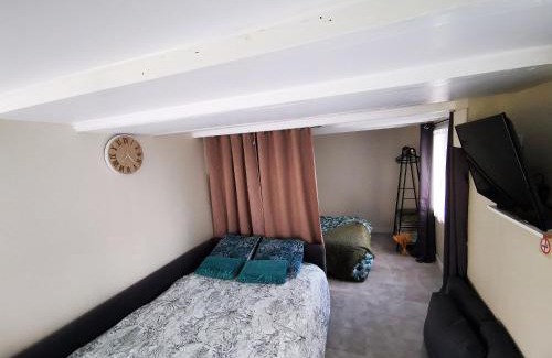 Oyre Apartment | Logement chaleureux avec parking gratuit