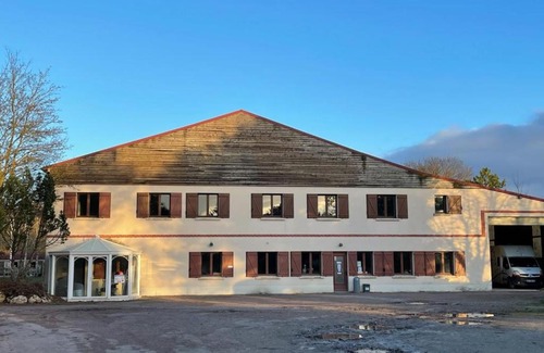 Fontaine-sur-Ay House | Logement du centre equestre du val d'or