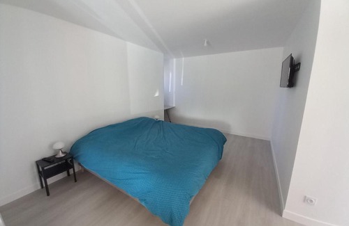 Fontaine-sur-Ay House | Logement du centre equestre du val d'or