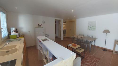 Castelnau-de-Guers House | Logement indépendant, piscine, pool-house et terrasse privés