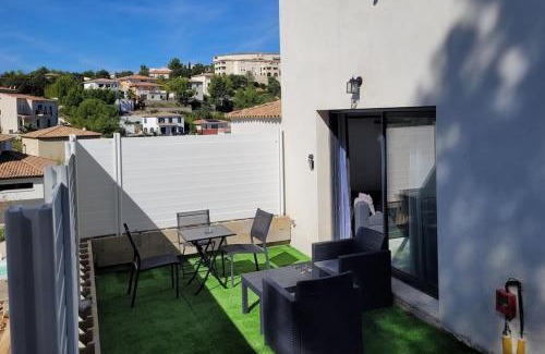Juvignac Apartment | logement indépendant avec terrasse "Les Mésanges"