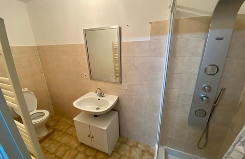 Parigne-le-Polin House | Logement individuel circuit 24h du Mans ou autre