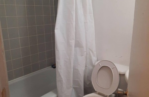 Cote-Des-Neiges—Notre-Dame-De-Grace Apartment | Logement Près des Hopitaux et Universités