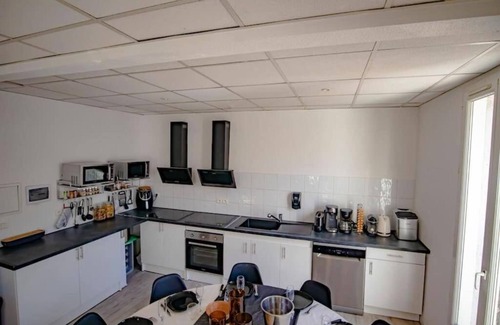 Clermont-l'Herault Apartment | Logement spécial groupe - 310 m² - Work&Play 1 1