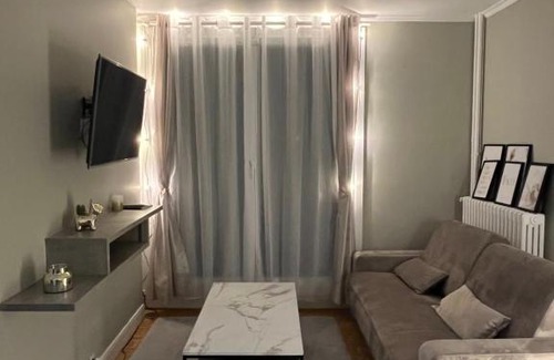 Chantiers Apartment | Logement spacieux près du Château de Versailles et Parking