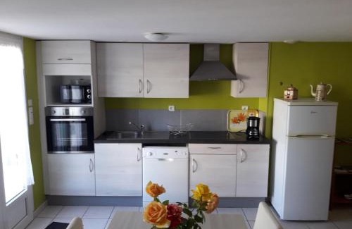 Saint-Hilaire-la-Palud Apartment | Logis de LANGE apt les Ecureuils