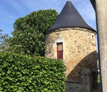 Cosse-en-Champagne Bed & Breakfast | Logis de la Helberdière