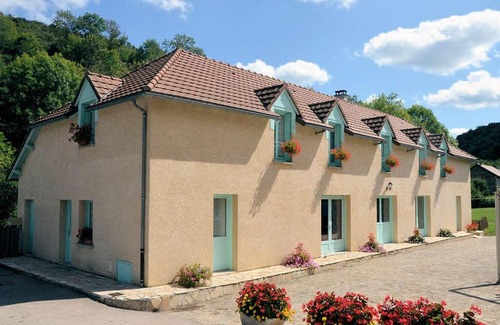 Saint-Poncy Hotel | Logis Hôtel Auberge de l'Allagnonette
