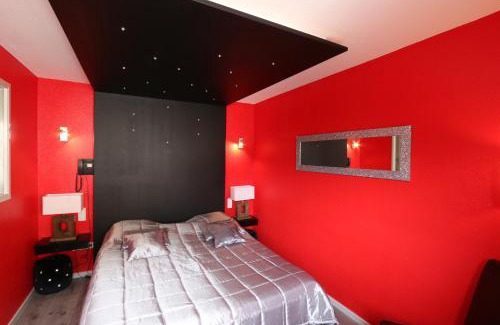 Montmarault Hotel | Logis Hôtel Centrotel et Spa Bulles d'Allier