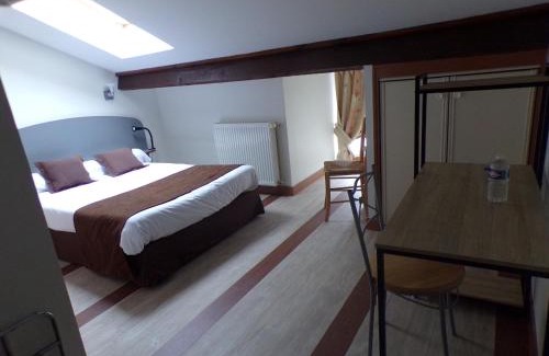 Rochechouart Hotel | Logis Hôtel de France