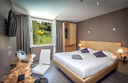 Aumont-Aubrac Hotel | Logis Hôtel et Spa Chez Camillou