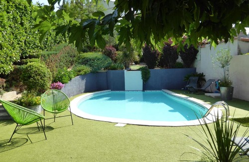La Bouilladisse Hotel | Logis Hôtel La Fenière