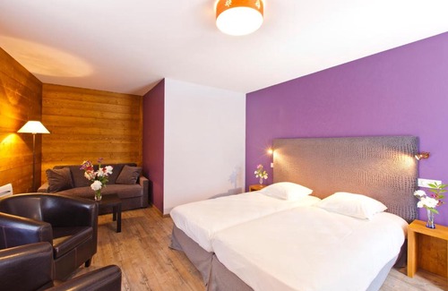 Clairvaux-les-Lacs Hotel | Logis Hôtel LBB - les 2 lacs