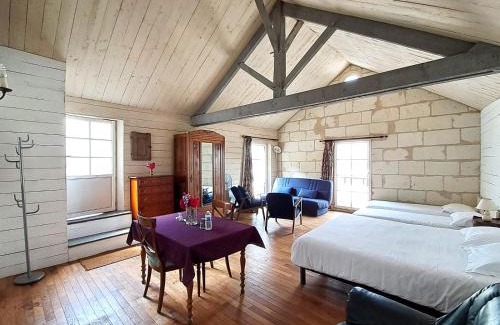 Montsoreau Hotel | Logis Hôtel Le Bussy