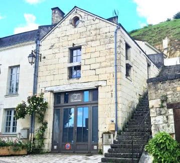 Montsoreau Hotel | Logis Hôtel Le Bussy