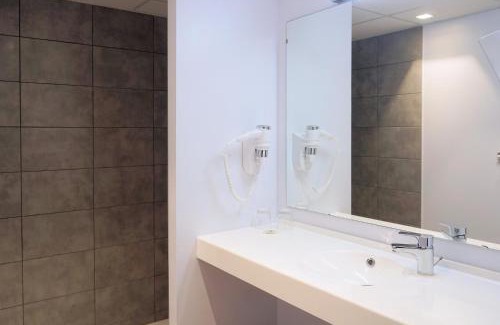 Pontaumur Hotel | Logis Hôtel Le Confluent