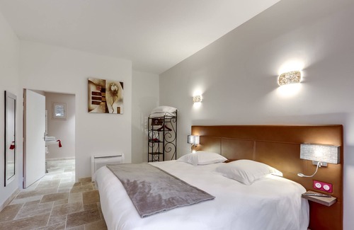 Anduze Hotel | Logis Hôtel Le Domaine de la Régalière
