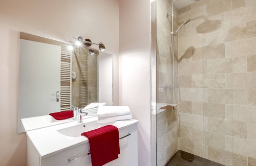 Anduze Hotel | Logis Hôtel Le Domaine de la Régalière