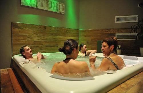 Areches Hotel | Logis Hôtel Les Ancolies