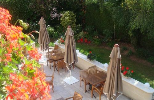 Neufchatel-en-Bray Hotel | Logis Hôtel-Restaurant Les Airelles