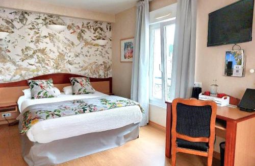 Celles-sur-Plaine Hotel | Logis Hôtel & Restaurant des Lacs