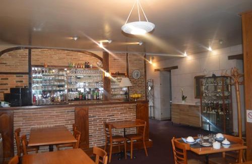 Sille-le-Guillaume Hotel | Logis Hôtel & Restaurant - Le Bretagne