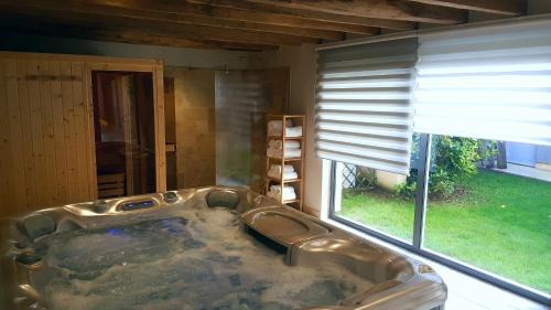 Thonac Hotel | Logis Hotel Archambeau