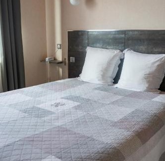 Noiretable Hotel | Logis Hotel Au Rendez-vous des Chasseurs
