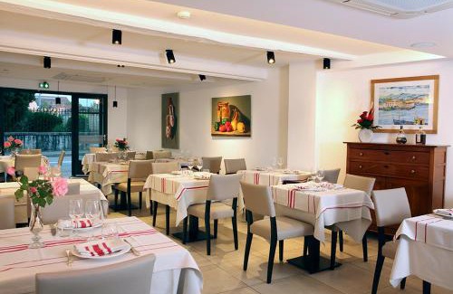 Saint-Pee-sur-Nivelle Hotel | Logis Hotel de la Nivelle