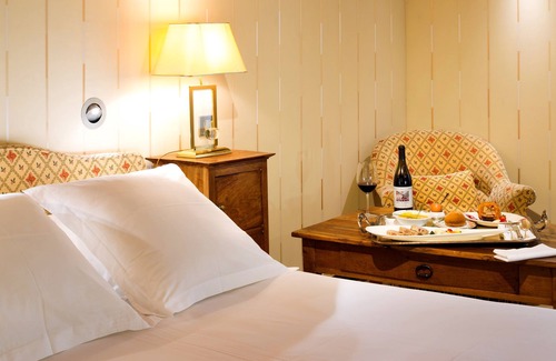 Corps Hotel | Logis Hotel De La Poste