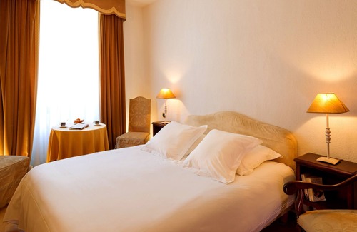 Corps Hotel | Logis Hotel De La Poste