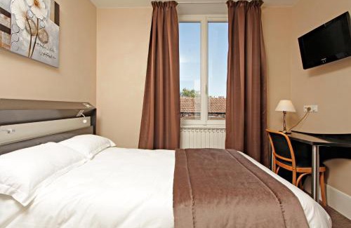 Montlucon Hotel | Logis Hotel des Bourbons Montluçon Climatisé