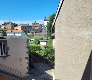 Pontgibaud Hotel | Logis Hotel restaurant de la Poste