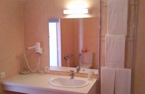 Molieres Hotel | LOGIS l'Auberge du Quercy Blanc