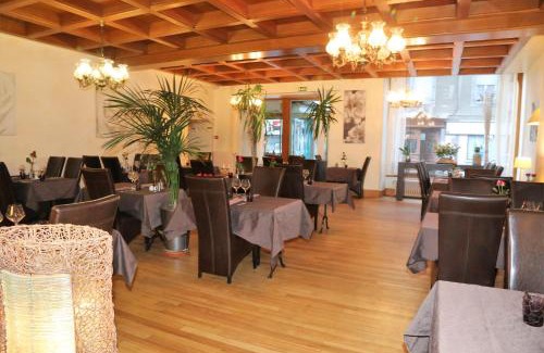 Mauriac Hotel | Logis L'Ecu De France
