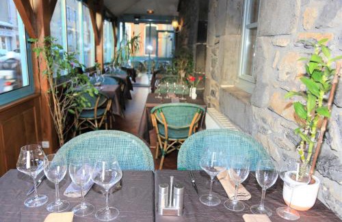 Mauriac Hotel | Logis L'Ecu De France