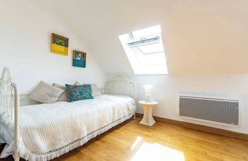Flavigny-sur-Ozerain Apartment | Logis Marie