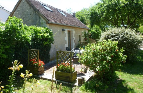 Perrusson Cottage | Loire Valley cottage for 4/5 with superb heated pool and carp fishing lake