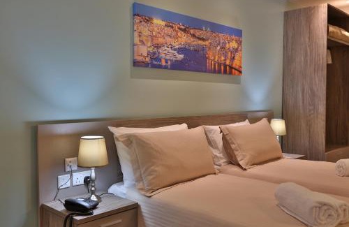 Gzira House | Lokali Rooms